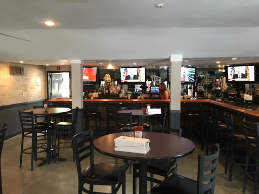 Bar «Momos Too Sports Bar & Grill», reviews and photos, 667 Montauk Hwy, Bayport, NY 11705, USA