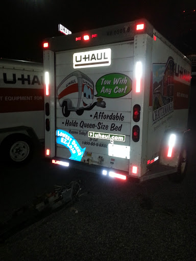 Truck Rental Agency «U-Haul Moving & Storage of Flushing», reviews and photos, 3630 College Point Blvd, Flushing, NY 11354, USA