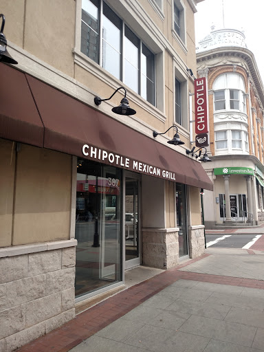 Mexican Restaurant «Chipotle Mexican Grill», reviews and photos, 387 George St, New Brunswick, NJ 08901, USA
