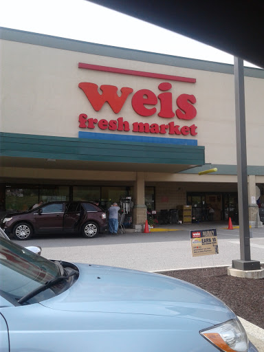 Supermarket «Weis Markets», reviews and photos, 1075 W King St, Shippensburg, PA 17257, USA