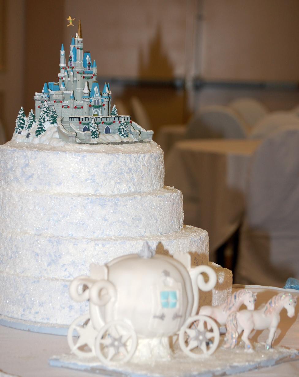 cinderella-castle-wedding-cake