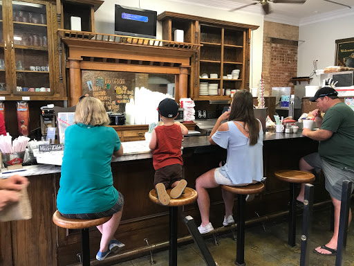 Restaurant «Miller Drug Ice Cream & Soda Shoppe», reviews and photos, 212 1st Ave E, Oneonta, AL 35121, USA