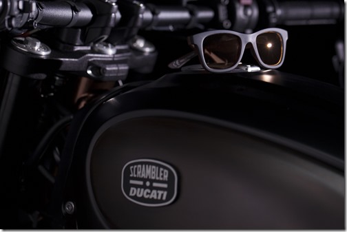 Ducati Scrambler & Italia Independent_bike and sunglasses
