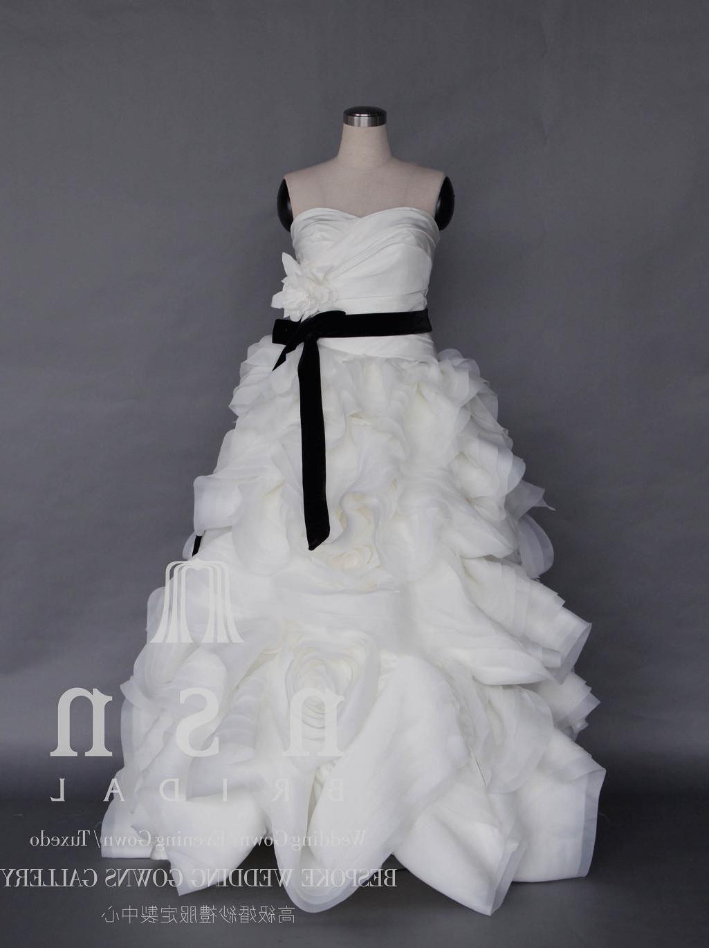 Noble Ivory Wedding Gown