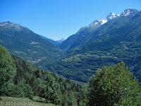 Zum Kleinen St. Bernard und weiter ins Aostatal.
Auf der D84 bei Le Villaret (Montvalezan) einen Blick zurück in Richtung Wintersportort Val d'Isere und Col de l'Iséran.
