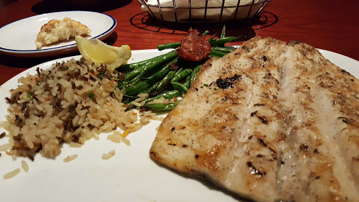 Seafood Restaurant «Red Lobster», reviews and photos, 302 N Interstate Dr, Norman, OK 73072, USA