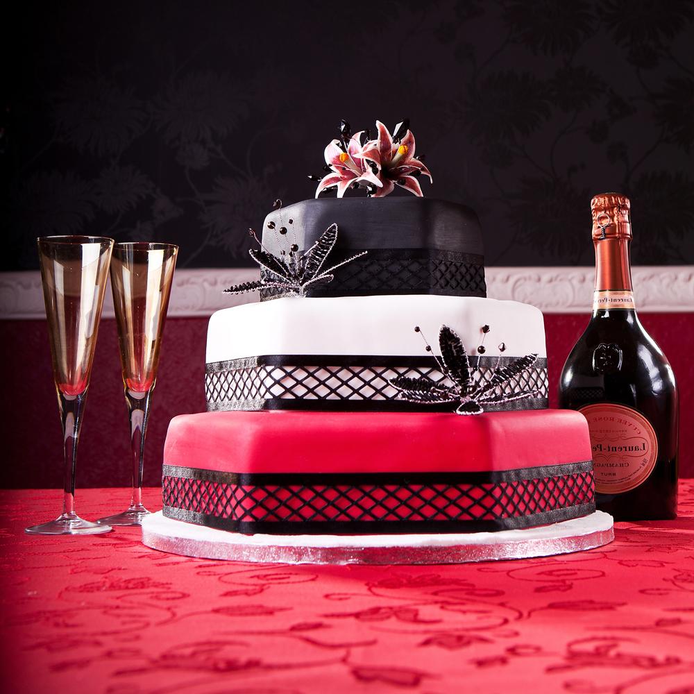 Cosmopolitan wedding cake by