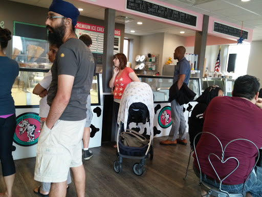 Ice Cream Shop «Scoops Ice Cream & Candy», reviews and photos, 5711 8th Ave, Kenosha, WI 53140, USA