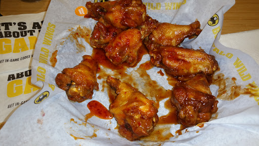 Chicken Wings Restaurant «Buffalo Wild Wings», reviews and photos, 309 Madonna Rd, San Luis Obispo, CA 93405, USA