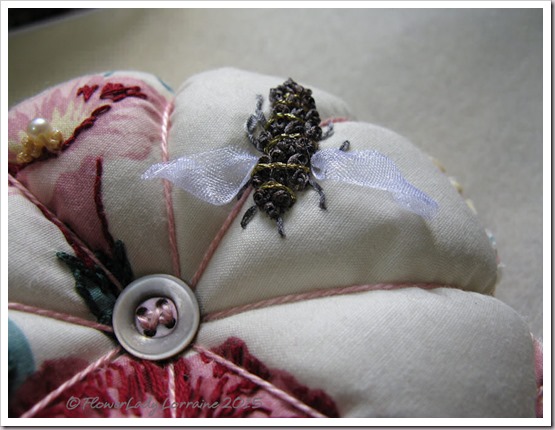 bee-pincushion3