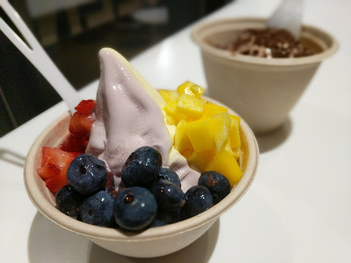 Ice Cream Shop «Wooberry Frozen Yogurt & Ice Cream», reviews and photos, 141 Highland St, Worcester, MA 01609, USA