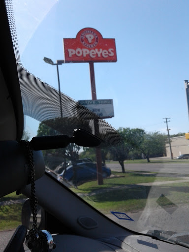 Chicken Restaurant «Popeyes Louisiana Kitchen», reviews and photos, 11850 Elam Rd, Balch Springs, TX 75180, USA