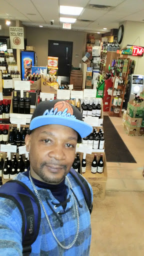 Wine Store «1010 Washington Wine and Spirits», reviews and photos, 1010 S Washington Ave, Minneapolis, MN 55415, USA