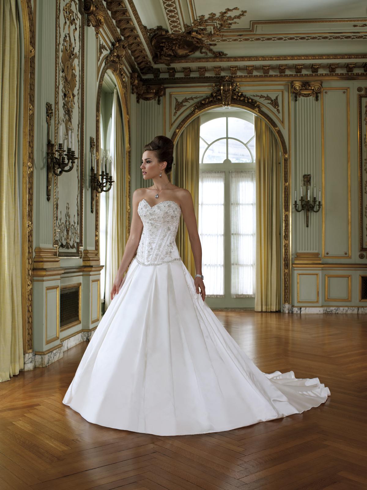 Chapel train Wedding Dress