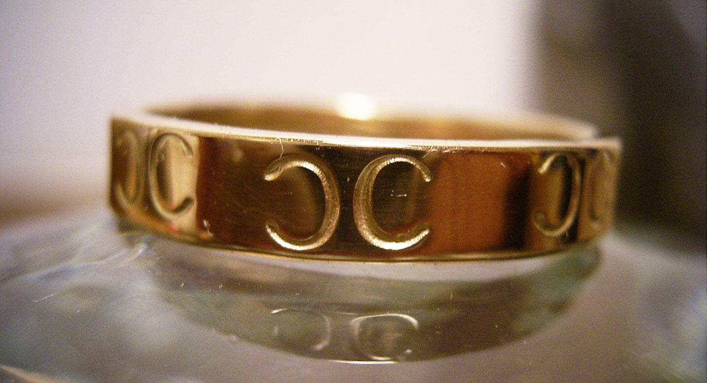 Wedding ring 18 carat gold