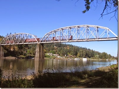 IMG_9183 Willamette River Railroad Bridge at River Villa Park in Milwaukie, Oregon on October 23, 2007