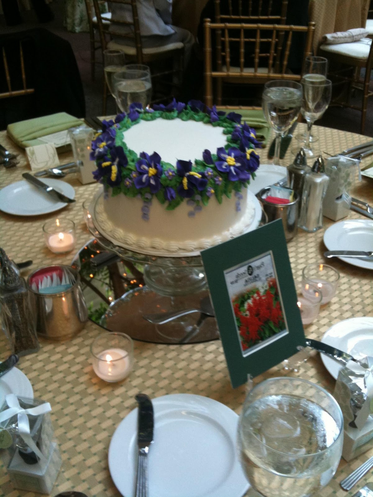 wedding-cake-centerpiece