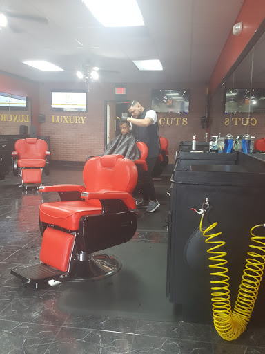 Barber Shop «Luxury Cuts 305 Barber Shop», reviews and photos, 11244 SW 137th Ave, Miami, FL 33186, USA