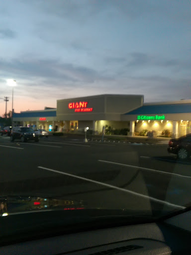 Grocery Store «Giant Food Stores», reviews and photos, Oxford Valley Rd S Oxford Valley Rd, Fairless Hills, PA 19030, USA