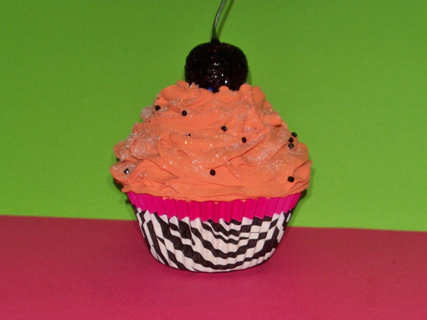 cupcake display for wedding