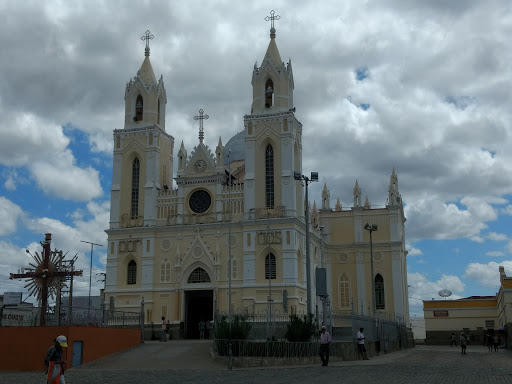 Basilica De Sao Francisco, R. Augusto Facundo, 466 - Centro, Canindé - CE, 62700-000, Brasil, Local_de_Culto, estado Ceara