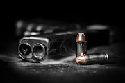 Bullets and pistol Glock.