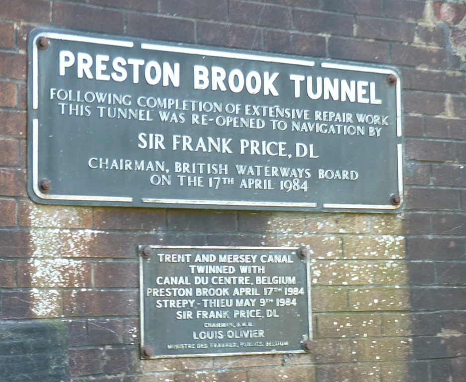 [5-preston-brook-north-portal5.jpg]