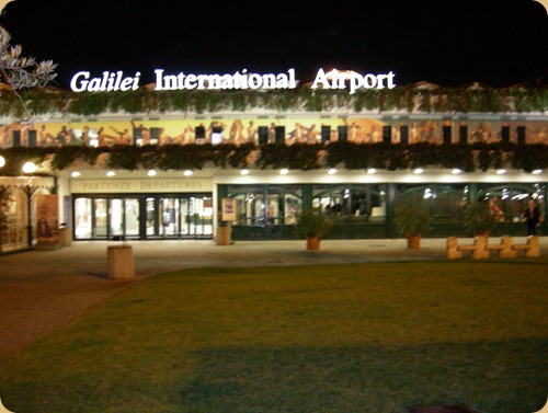 Pisa_Airport_by_night