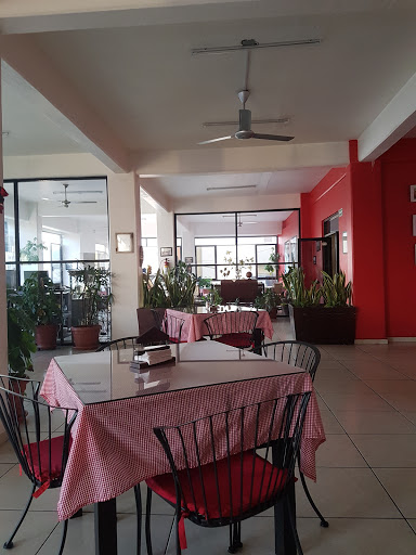 Restaurante Café Adobe Pinotepa, Callejón Benito Juárez piso 1, Benito Juárez, Centro, 71600 Pinotepa Nacional, Oax., México, Restaurante | OAX