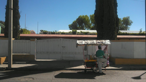 Escuela Secundaria Federal Maestro Justo Sierra, Justo Sierra 105, Centro, 59250 Yurécuaro, Mich., México, Escuela | MICH