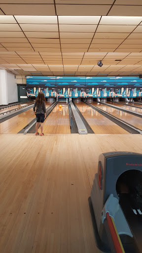 Bowling Alley «Strike & Spare Family Fun Center», reviews and photos, 6220 Shepherdsville Rd, Louisville, KY 40228, USA