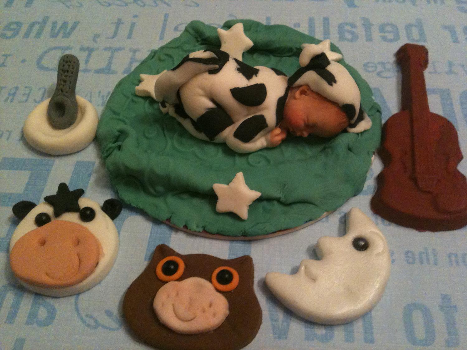 Baby cake topper - Cow Jump