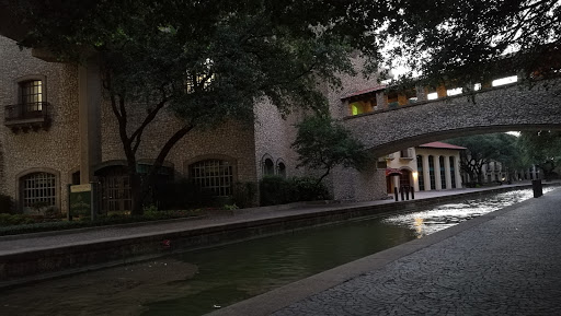 Tourist Attraction «Mandalay Canal Walk at Las Colinas», reviews and photos, 215 Mandalay Canal, Irving, TX 75039, USA