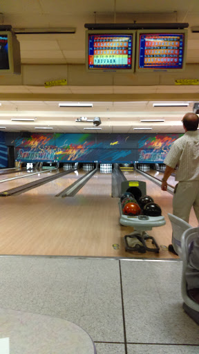 Bowling Alley «Brunswick Zone Foothill Lanes», reviews and photos, 17238 E Foothill Blvd, Fontana, CA 92335, USA