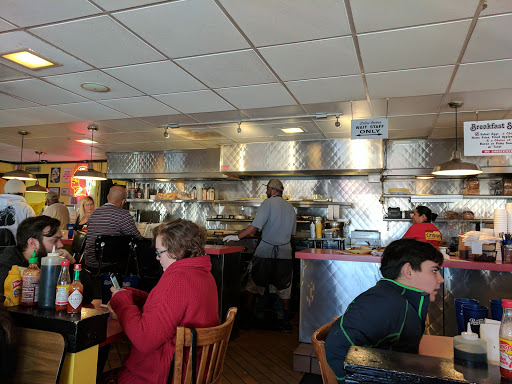 Restaurant «City Diner», reviews and photos, 2237 W Broad St, Richmond, VA 23220, USA