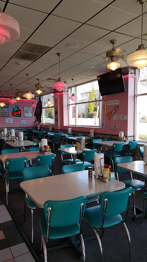 Restaurant «Cheeburger Cheeburger», reviews and photos, 180 Mill Rd, Oaks, PA 19456, USA