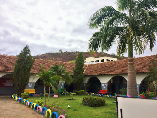 Escola Municipal Conselheiro Lafaiete, R. Antônio Fontes Tavares, 145, Resplendor - MG, 35230-000, Brasil, Entidade_Pública, estado Minas Gerais