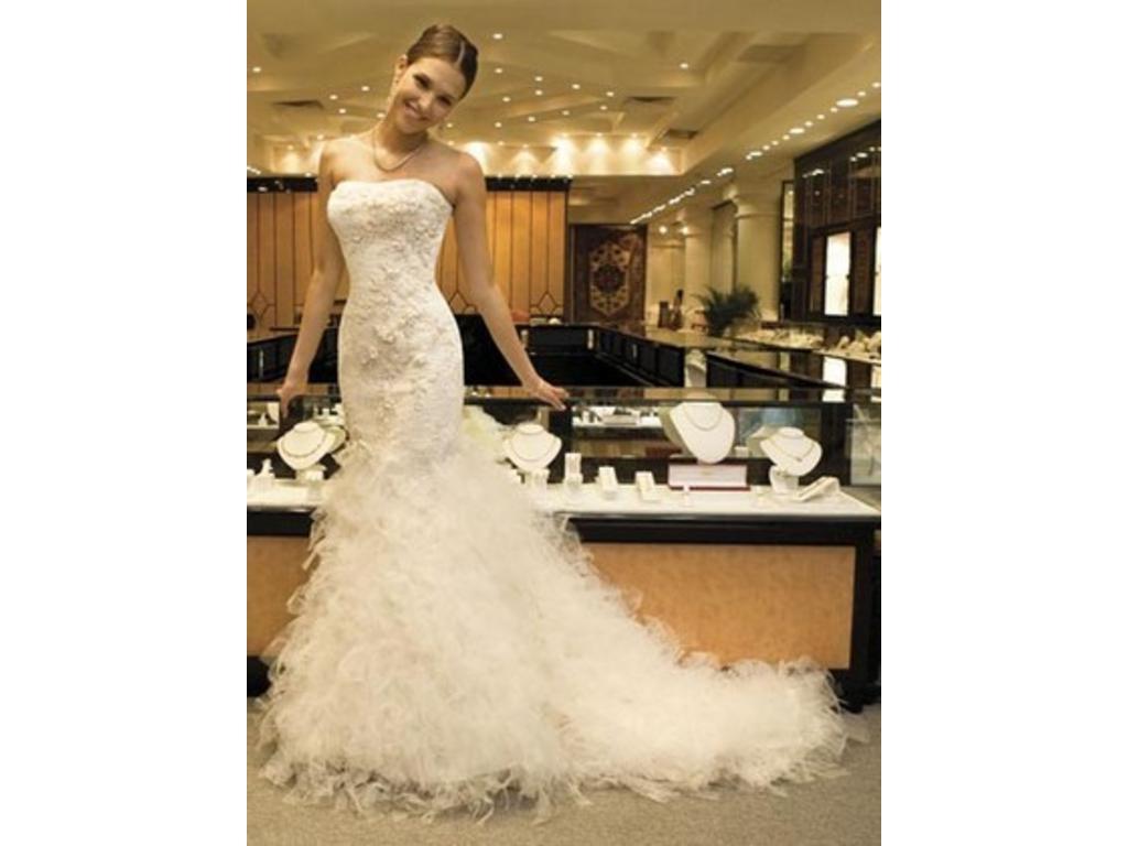 Goods Brief: Demetrios B126 Second hand Wedding Dress  900 USD Save 37  Size