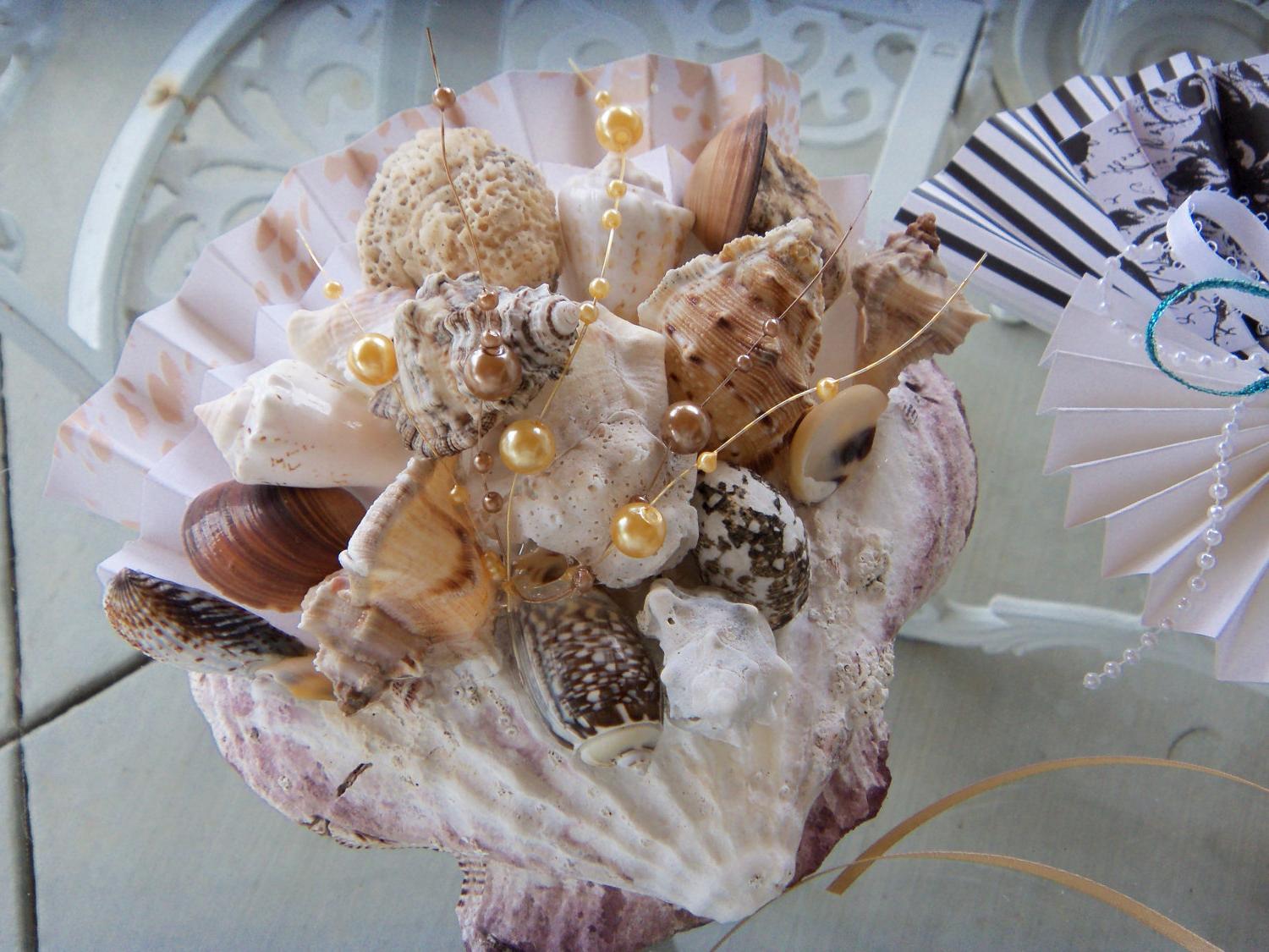 wedding cakes seashell design