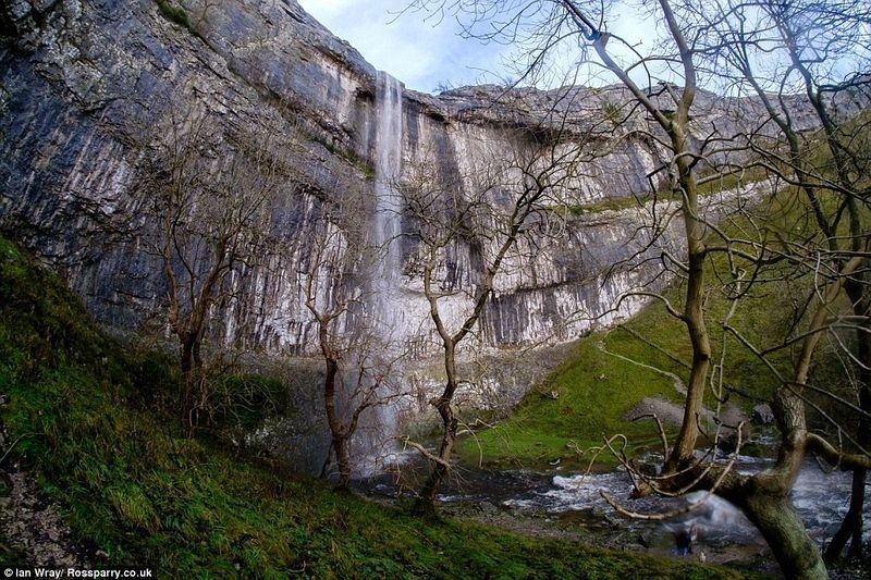 malham-cove-waterfall-3