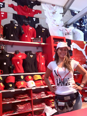 футболка Я Люблю Камуи в магазине мерчендайза на Гран-при Германии 2011