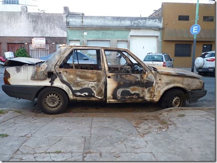 Auto Vanesa incendiado