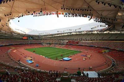 pekin-nido-de-pajaro-Beijing_National_Stadium_Interior-1024x676