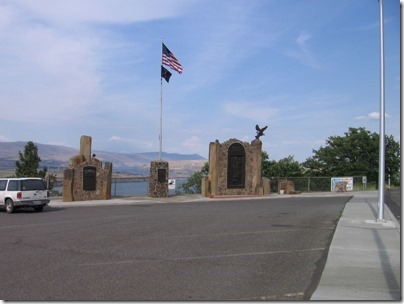 IMG_6519 Veterans Memorials at the Kelly View Point in The Dalles, Oregon on June 10, 2009