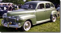 Mercury_Town_Sedan_1947_2