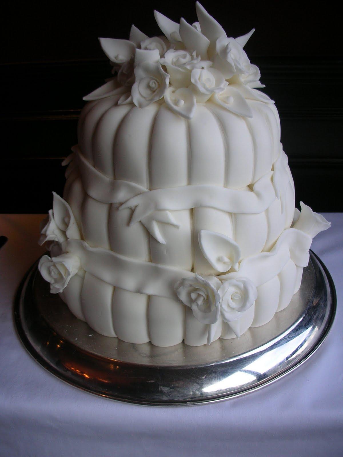 Wedding Cake: Molded Flowers