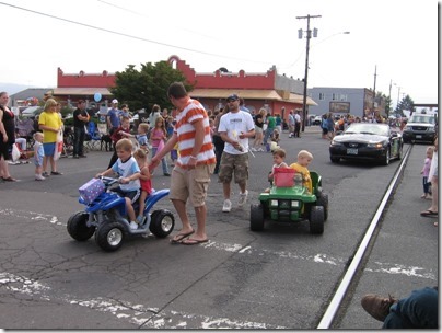 IMG_8099 Kids on Toys in the Rainier Days in the Park Parade on July 11, 2009