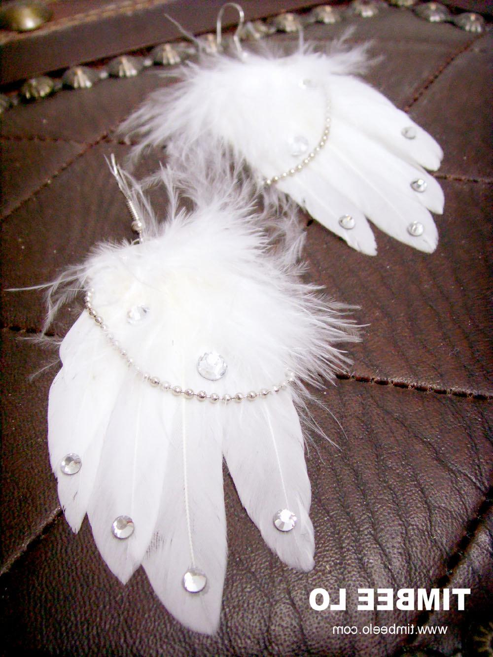 white feather wedding theme