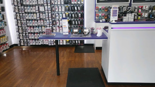 Cell Phone Store «MetroPCS Authorized Dealer», reviews and photos, 701 Lancaster Ave, Reading, PA 19607, USA