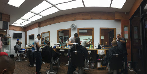 Barber Shop «Rigoberto Barber Shop», reviews and photos, 1077 Cypress Ave, Ridgewood, NY 11385, USA